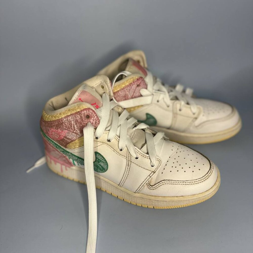 Jordan Air Jordan 1 Mid SE Ice Cream GS size 5.5 Big kids (Women 7) - Picture 5 of 7